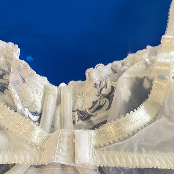 Felina White Lace Bra - Picture 12 of 16